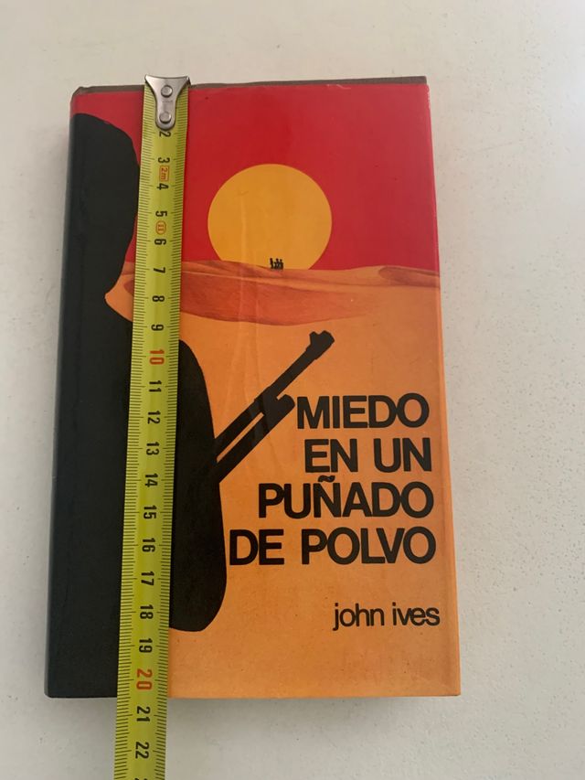 MIEDO EN UN PUÑADO DE POLVO