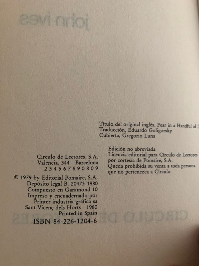 MIEDO EN UN PUÑADO DE POLVO