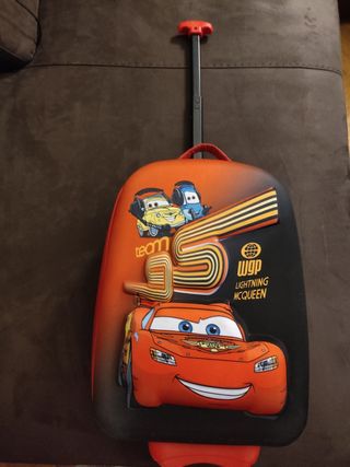 Trolley,maletita infantil pequeño Rayo McQueen de segunda mano por 10 EUR  en Fuenlabrada en WALLAPOP