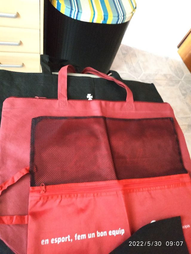 BOLSAS DE TODO TIPO  las 12 POR 6€