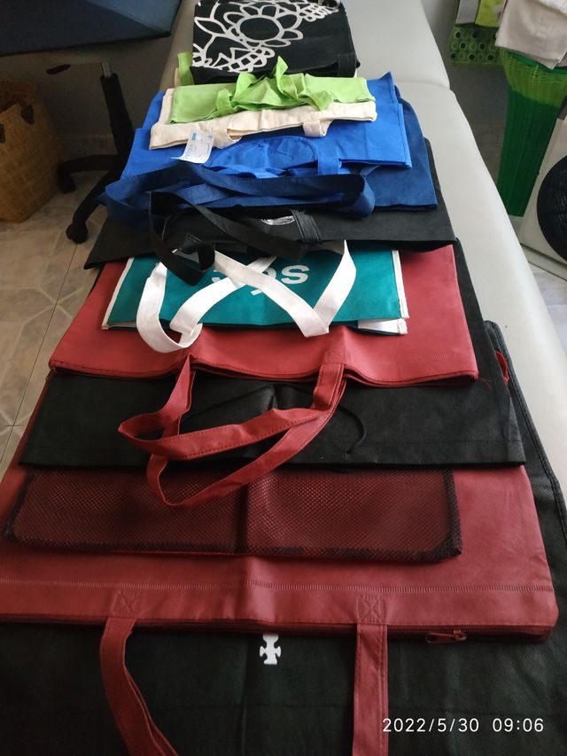 BOLSAS DE TODO TIPO  las 12 POR 6€