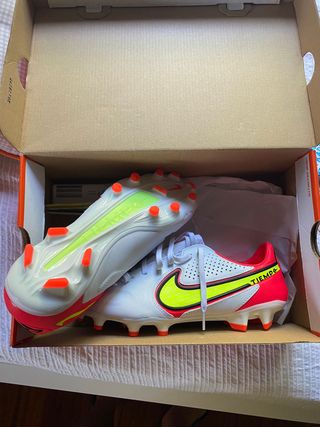 Botas de fútbol Nike Tiempo Legend de segunda mano en WALLAPOP