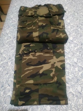Ropa militar segunda mano en Barcelona en WALLAPOP