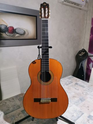 Guitarra Alhambra segunda mano en WALLAPOP