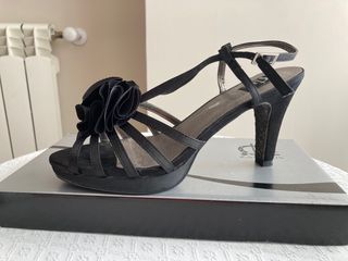 Sandalias de fiesta negras de segunda mano en WALLAPOP