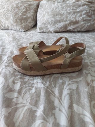 Sandalias mujer talla 39 de segunda mano por 6 EUR en Torrent en WALLAPOP