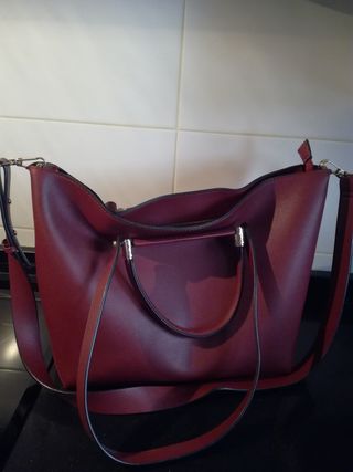 Bolso Parfois granate de segunda mano por 3 EUR en León en WALLAPOP