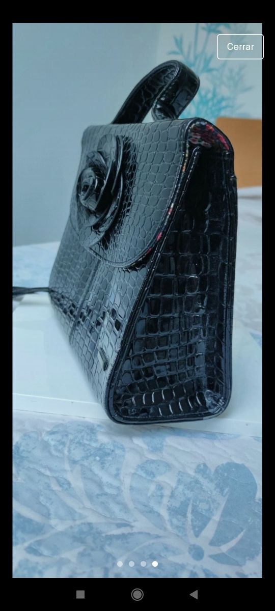 Bolso charol negro imitación cocodrilo