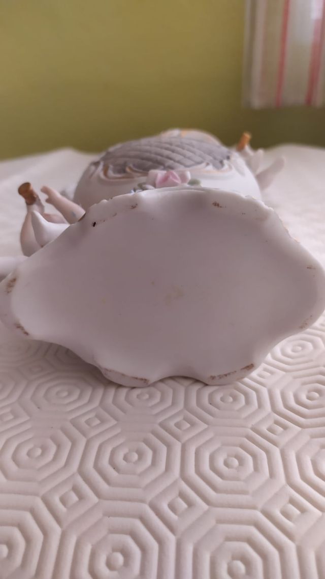 Pequeño jarrón de porcelana