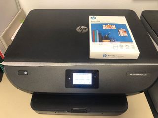 Impresora HP ENVY Photo 6220 + 96 papel foto de segunda mano por 80 EUR en  Sant Sadurní d\\'Anoia en WALLAPOP