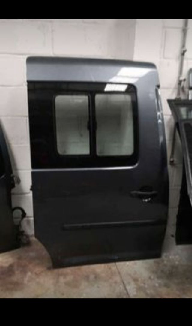 PUERTA LATERAL CON VENTANA VW CADDY