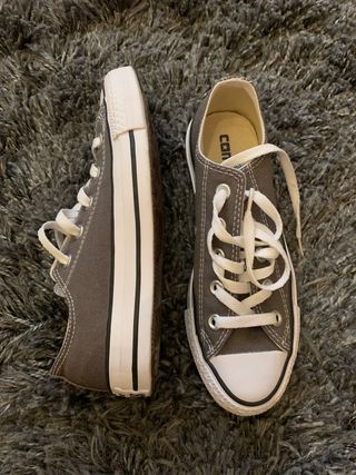 Converse grises de segunda mano en WALLAPOP