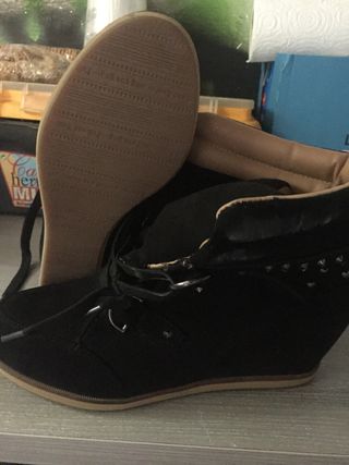 Botines Pull and Bear tacón de segunda mano en WALLAPOP