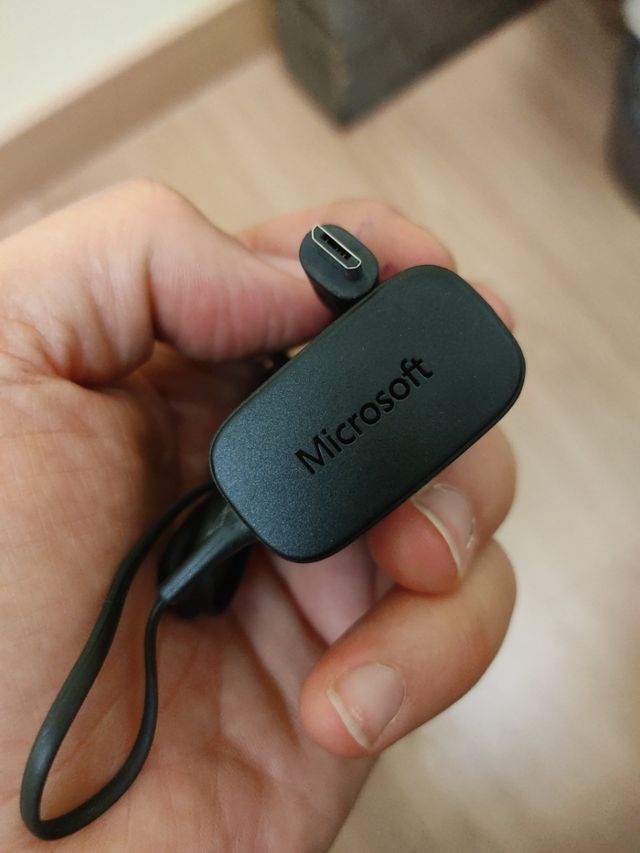 Cargador micro USB tipo B marca Microsoft 