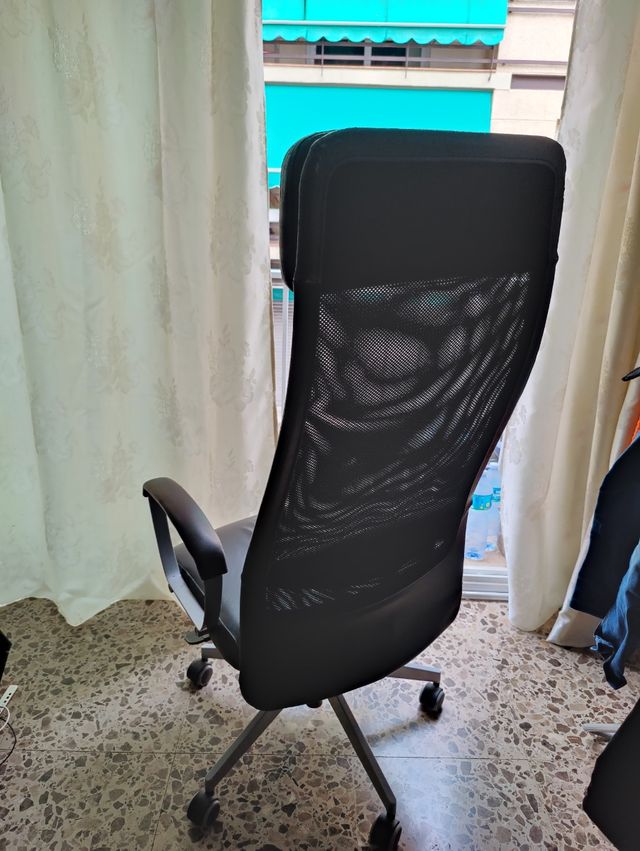Silla MARKUS IKEA, escritorio, trabajo. de segunda mano por 50 EUR en