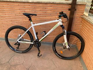 Bicicleta Decathlon Rockrider 5.3 de segunda mano por 150 EUR en San  Fernando de Henares en WALLAPOP