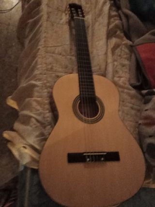Guitarras segunda mano en Vigo en WALLAPOP