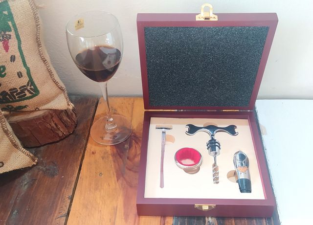 Estuche artículos sumilier vino