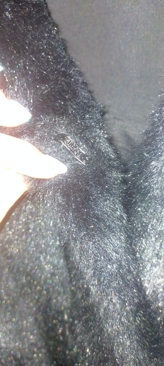 Abrigo piel negro sintético