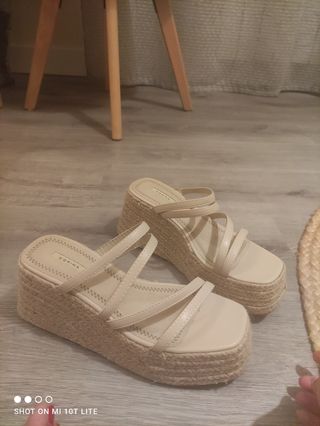 Sandalias esparto negras de segunda mano en WALLAPOP