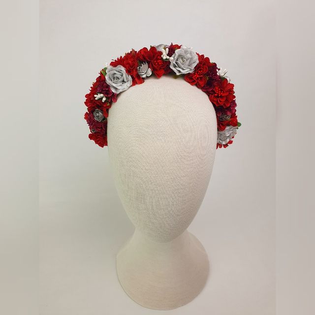 Diadema flores rojas y plata