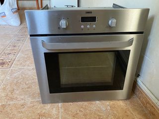 Horno pirolítico Zanussi semi nuevo de segunda mano por 95 EUR en Alcalá de  Henares en WALLAPOP