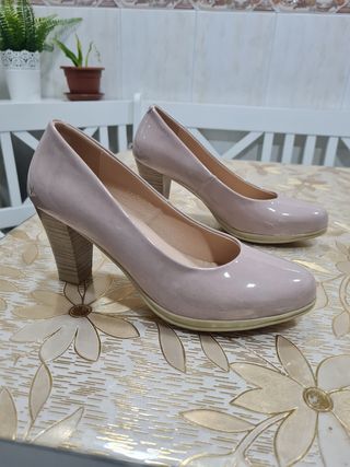 Zapatos Nude de segunda mano en Madrid en WALLAPOP