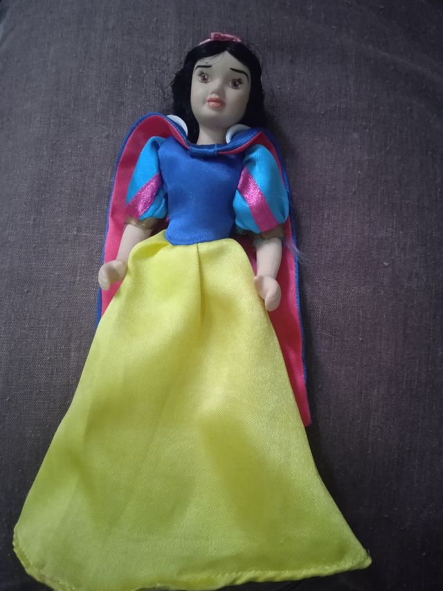 muñeca de porcelana