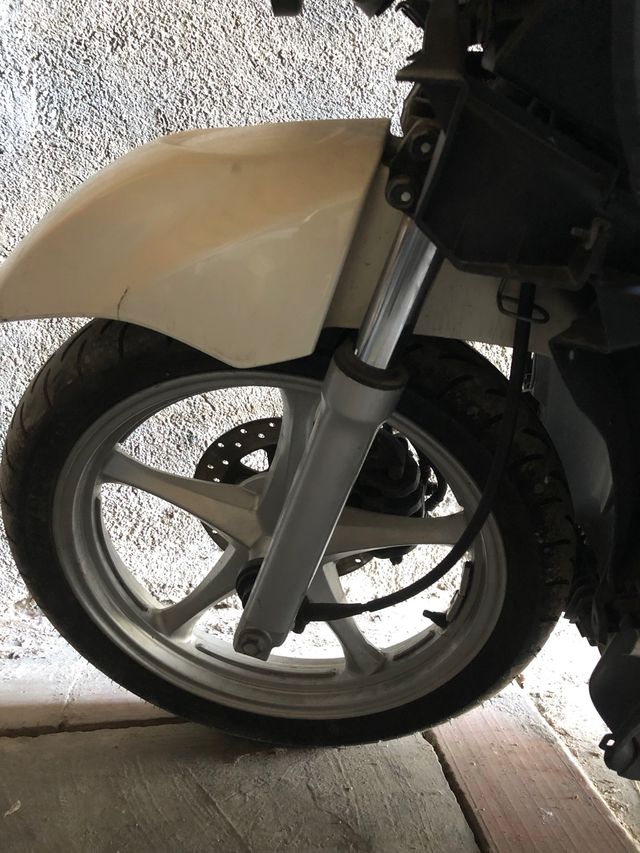 Despiece suzuki sixteen 125cc