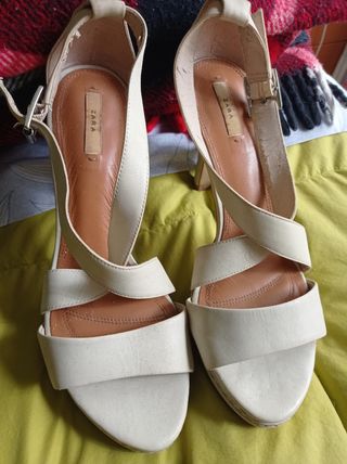 Sandalias Zara de segunda mano en WALLAPOP