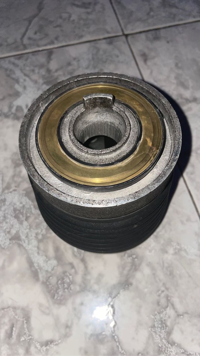 Piña volante Momo VW Golf Gti MKII