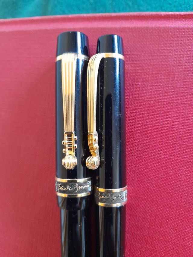 JUEGO BOLÍGRAFO  Y PLUMA MONTBLANC. UNA JOYA.