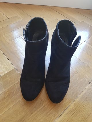 Botines Pull and Bear tacón de segunda mano en WALLAPOP