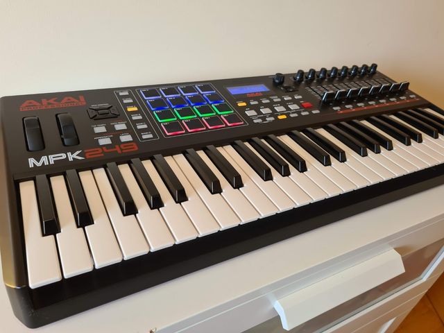 Teclado midi Akai MPK249