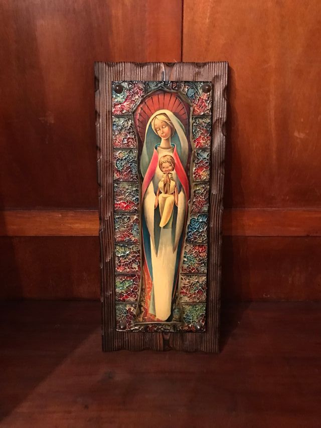 Talla de madera vintage de la virgen María y Jesús