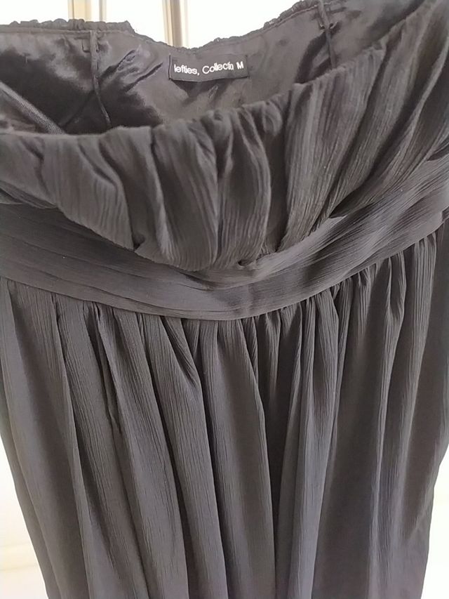 vestido negro fiesta. Evento. Invitada