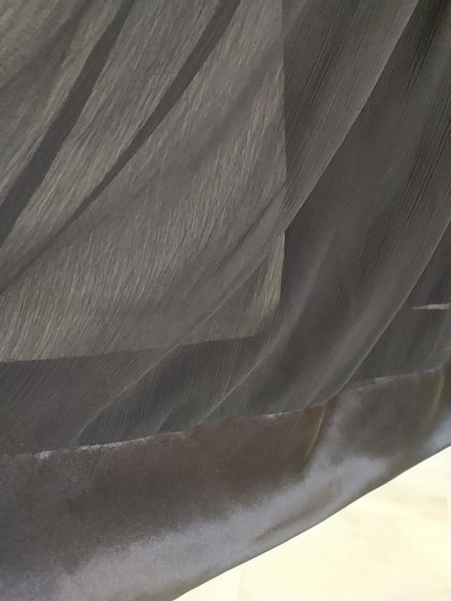 vestido negro fiesta. Evento. Invitada