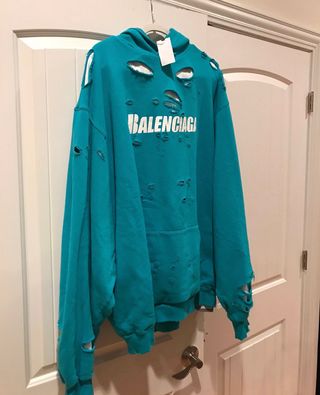 Sudadera Balenciaga Original Nueva!!! de segunda mano por 215 EUR en Madrid  en WALLAPOP