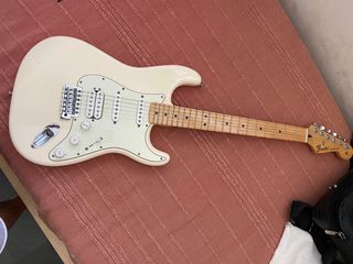 Guitarra Fender Stratocaster de segunda mano en WALLAPOP