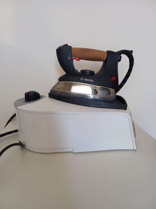 Centro de planchado Bosch de segunda mano por 100 EUR en Barcelona en  WALLAPOP
