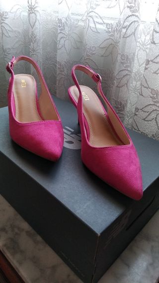 Zapatos de tacón fucsia de segunda mano en WALLAPOP
