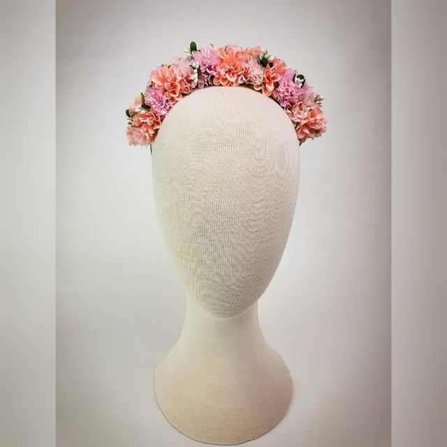 Corona flores rosa pastel