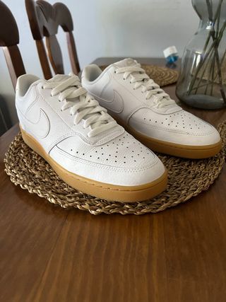 Zapatillas Nike segunda mano en Móstoles en WALLAPOP