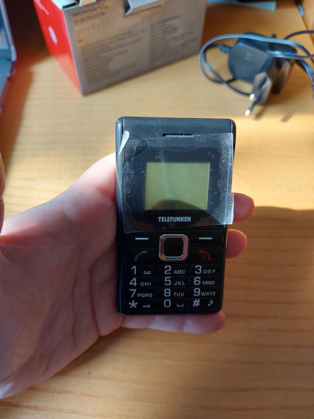 telefono piccolo con tasti