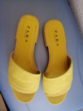 Sandalias de zara de segunda mano por 5 EUR en Madrid en WALLAPOP