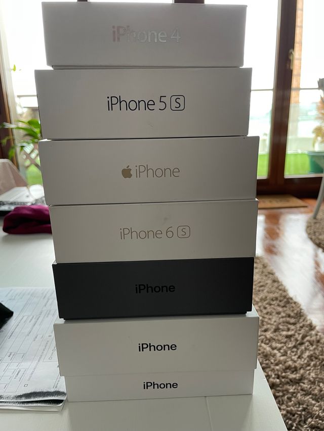 I phone 4 black 32 gb
