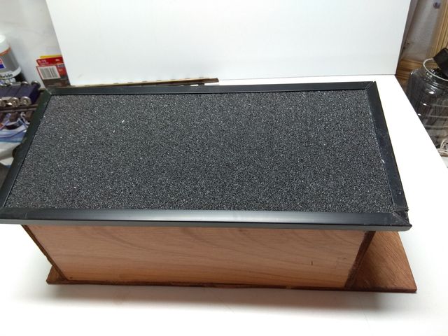 LGB Y PLAYMOBIL. Marquesina apeadero .