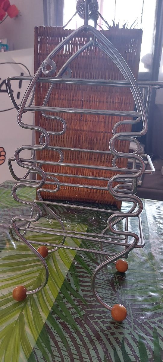 botellero en forma de pez