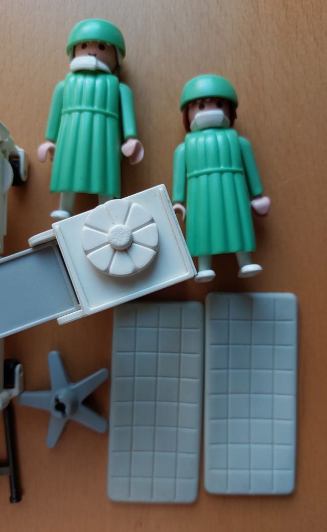 PLAYMOBIL ENFERMERIA MEDICO