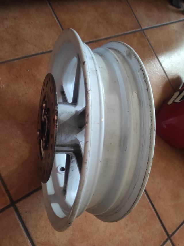 Aprilia (No se rebaja el precio)